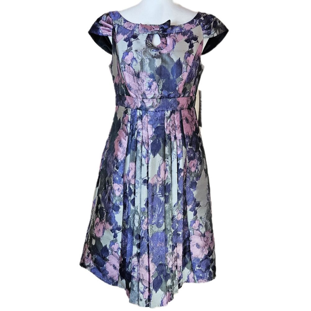 Robbie Bee Silver Jacquard Pleated Dress Women's 6 Structured Retro Campy Girly
